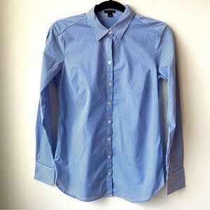 Ann Taylor The Perfect Shirt Blue Striped Long Sleeve Shirt, Size 4